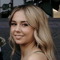 Taryn Francis's Instagram, Twitter & Facebook