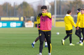It will bring to an end a saga that has stretched over a year, with the england attacker having seen a switch to man utd break down in. Giovanni Reyna Jadon Sancho Set An Example For Me