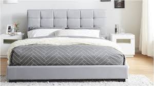 Le bout de lit blanc chesterfield est un coffre banc design idéal pour ranger des couvertures ou draps. Epingle Sur Meubel Minimalis
