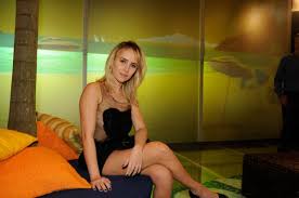 Born in rio de janeiro, fernanda nobre is a brazilian actress. Fernanda Nobre Desciclopedia