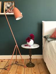 Entdecken sie die dekokissen, nackenrollen, tagesdecken und plaids von essenza home! Schlafzimmer Mit Gruner Wand Und Altrosa Accessoires Skandinavisch Schlafzimmer Berlin Von Nikogwendo Houzz