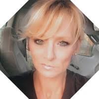 Anne Moates's Instagram, Twitter & Facebook