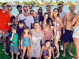 Nombre sandra borghi cuantos años tiene sandra borghi edad / age / fecha de nacimiento / cumpleaños 6 de julio de 1975. Caras Asi Es La Cabana En Nueva York Donde Celebraran La Navidad Los Montaner
