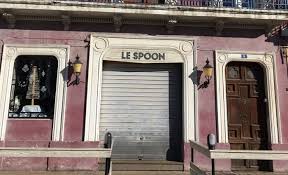 Demain nous appartient suit la vie des habitants de sète (hérault) en france, au bord de la mer et de l'étang de thau, rythmée par des enquêtes policières, secrets, rivalités, mais aussi relations amoureuses, scènes de la vie quotidienne et questions sociétales. Demain Nous Appartient Quels Lieux De Tournage Visiter A Sete Quand On Est Fan De La Serie