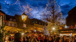 The traditional christmas meal varies in different regions of italy. A Very Irish Christmas A List Of The Best Irish Christmas Traditions English Language School Dublin