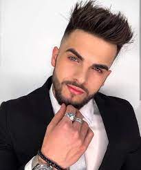 Wavy hair adds an extra dimension to all the latest haircuts and styles for men. Top 30 Best Men S Hairstyles For Oval Faces Hairstyles For Oval Faces Men Men S Style