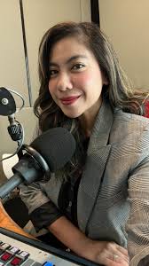 1 dasawarsa, iyaaa genap sudah selama 10 tahun ini aku habiskan di balik  mic dan mixer @iradiojakarta ❤️, Radio ketiga dan terlama yang aku selami  dalam dunia per’radio’an saking nyamannya dari jaman ...