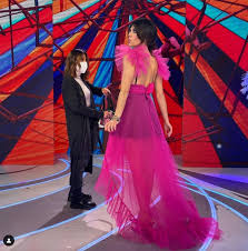 Bianca guaccero ha optato per un taglio medio e questo è ideale per rinfrescare nel migliore dei modi il . Bianca Guaccero Capelli Taglio Medio Con Frangia E Colore Piu Chiaro