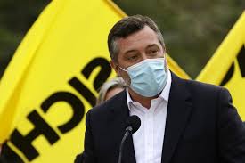 Un cuico sin mérito apitutado en todas partes sólo por chupar picos, donde al no tener la preparación mínima siempre deja la cagada en todos los lugares donde lo ponen, incluyendo que siempre llega con su tropa de amigos a los que apituta con sueldos millonarios. Fotos Campana Presidencial Sebastian Sichel Presento A Su Equipo De Coordinadores Cooperativa Cl