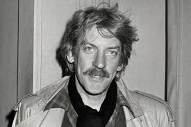 Donald Sutherland Dead: Star of 'MASH,' 'Hunger Games' Was 88