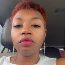 詩篇46:5 “上帝在她裡面,她不會跌倒。 ”