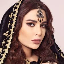 أعجبتنا إطلالات وتسريحات شعر سيرين عبد النور في مسلسل قناديل العشاق يمكنك أن تستوحي منها تسريحات شرقية لأمسيات رمضان باستخدام اكس famous models model jewelry