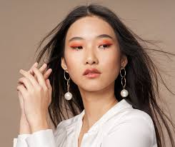 Say Goodbye to Dull Headshots: Inspiring Examples & Expert Tips