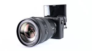 It offers great value for money and a ton of features in a very compact & lightweight design. Sony A6600 The Standard For Mirrorless Aps C Cameras Videomaker