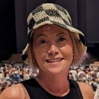 Heidi Kenny's Instagram, Twitter & Facebook