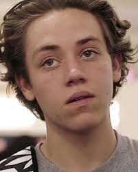 Here he is “Carl Gallagher” Ethan Cutcosky @ekat19 from the hit show  #shameless with @williamhmacy and @emmy ! Talking about how he literally  grew up