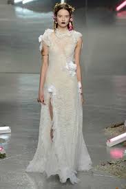 Here Comes The Rodarte Bride Man Repeller Desfile De Moda Otono Invierno 2016 Otono Invierno