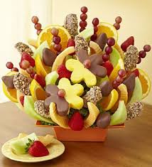 Pin By Lori On Fruit Recipes In 2020 Edible Fruit Arrangements Fruit Arrangements Delicious Fruit