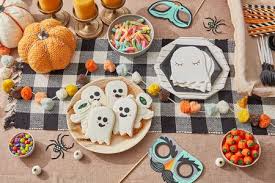 Love to decorate for halloween but need to keep an eye on your budget? 27 Halloween Party Game Ideas For All Ages