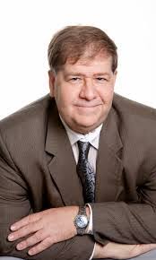 Andrew Bach's Instagram, Twitter & Facebook