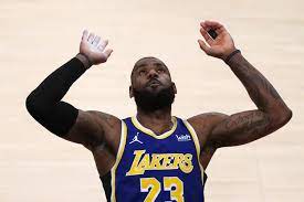 The los angeles lakers star tweeted a photo. Us Sports Warum Nba Star Lebron James In Die Red Sox Investiert