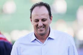 Gólját egy corinthians elleni rangadón szerezte szabadrúgásból. Rogerio Ceni Deixa O Fortaleza E Acerta Com O Cruzeiro Veja