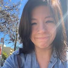 Amy Bettinger's Instagram, Twitter & Facebook