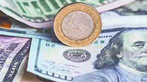 El peso mexicano se deprecia frente al dólar por tercera sesión tras el alza de tasas de la Fed