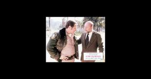 Michael les suit et, armé d'un couteau de cuisine, assassine la jeune fille. Halloween La Nuit Des Masques 1978 Un Film De John Carpenter Premiere Fr News Date De Sortie Critique Bande Annonce Vo Vf Vost Streaming Legal