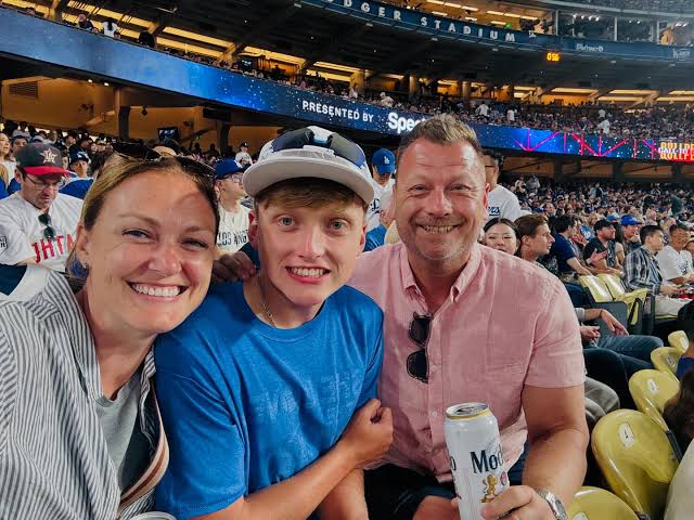 Jimmy - Failla family wishing 'MURICA a Happy 248th Birthday from Dodgers  Stadium. Can't believe how many Fox Fans are out here! Even the beer guy  who cut us off knew who
