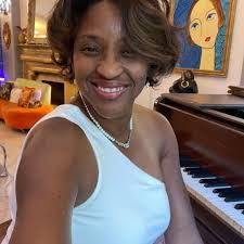 Kendra Cowan's Instagram, Twitter & Facebook