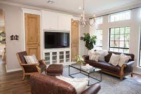 To pull off the look, make sure to maintain an equal balance between the two hues. Fixer Upper S Best Living Room Designs And Ideas Fixer Upper Welcome Home With Chip And Joanna Gaines Hgtv