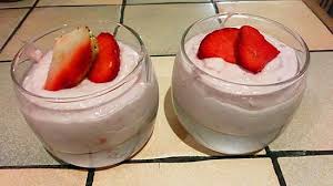 Creme Dessert A La Fraise Facon Mont Blanc Recette En 2020 Recette Creme Dessert Dessert Fraise Creme Dessert
