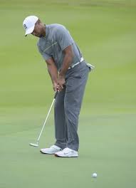 This shows that his grip pressure is light allowing him to feel the flow in his stroke. Tiger Woods Putting Technique Analysis Golf Monthly