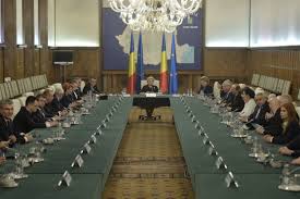 „familia se întemeiază pe căsătoria liber consimțită între soți între un bărbat și o femeie, pe egalitatea. Legea Pentru Revizuirea ConstituÅ£iei A Fost PublicatÄ In Monitorul Oficial Guvernul A Organizat O SedinÅ£Ä