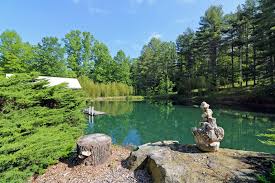 The typical average list prices of lake toxaway homes for sale is $1,112,000. 2686 Kim Miller Rd Lake Toxaway Nc 28747 Loopnet Com