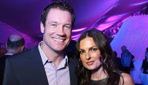 Armin assinger (born 7 june 1964) is a former austrian alpine skier and current host of the millionenshow and domino day. Scheidung Von Armin Bettina Assingers Neuer News At