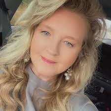 Honoring EMT Amber Hickson with a Blessing Box in Effingham