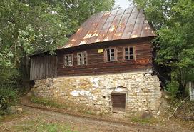 The project was proposed to the romanian government by the exploitation license. RoÈ™ia MontanÄƒ Mining Landscape World Monuments Fund
