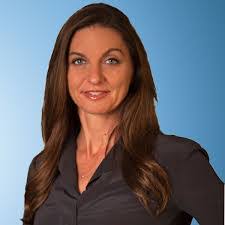 Lisa Handley's Instagram, Twitter & Facebook