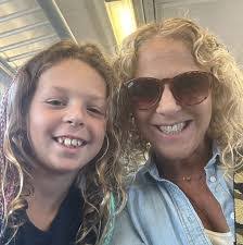 Debbie Beiter's Instagram, Twitter & Facebook