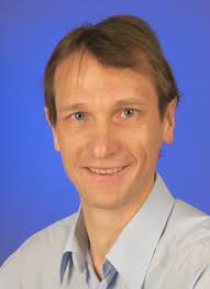 Sampling Devices for In-line near Infrared Spectroscopy Monitoring of  Powder Blend Homogeneity in Continuous Manufacturing