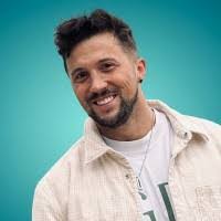 Andrew Koziol's Instagram, Twitter & Facebook