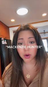 Mackenzie Hunter 👑 #twin #OverwatchMe #twins #twintok #sister #sistergoals  #sisterlove #fyp #foryoupage #funny #foryou #for #twi #foryourpage #viral  #viralvideo #viraltiktok #middlenamechallenge