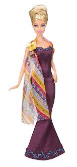 Molte barbie da collezione in edizione ultra limitata non sono più disponibili sul mercato e vengono rivendute soltanto da collezionisti privati, ma la barbie più costosa al mondo è addirittura un pezzo unico. Barbie Moda Nel Mondo Oggettistica In Edicola Mondadoriperte It