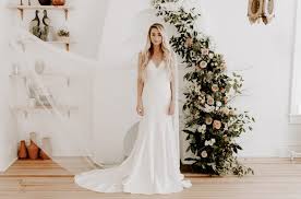 A more casual fall wedding is the perfect occasion to wear separates. 25 Casual Wedding Dresses For Laid Back Brides Junebug Weddings