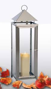 Robust Trotzt Diese Elegante Und Formschone Laterne Jedem Wetter Hochwertiger Edelstahl Kombiniert Mit 4 Mm Starkem Glas La Laterne Garten Laterne Kerzenlicht