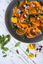 Kurbis Carpaccio Aus Roh Mariniertem Butternutkurbis Gesunde Vegetarische Rezepte Vegetarisches Essen Gemuse Kochen