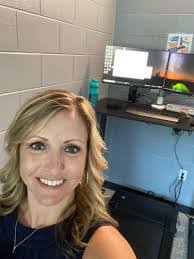 Sara Hensley's Instagram, Twitter & Facebook