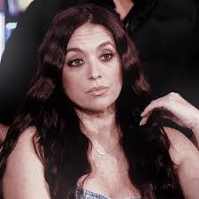 Alexis Forrest's Instagram, Twitter & Facebook